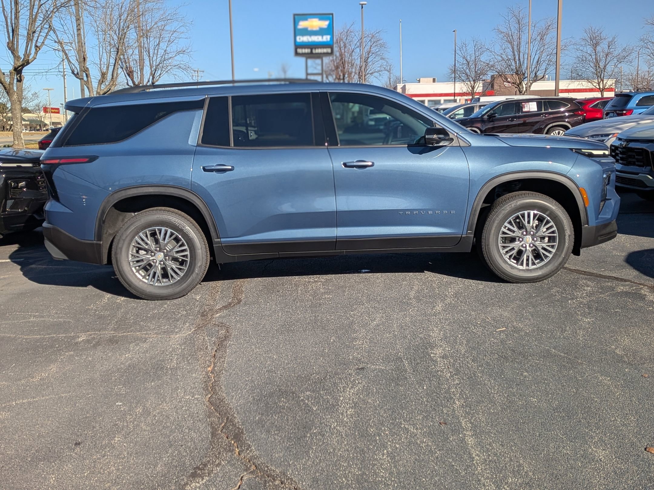 New 2026 Chevrolet Traverse LT w/ Driver Confidence Package FWD image 9