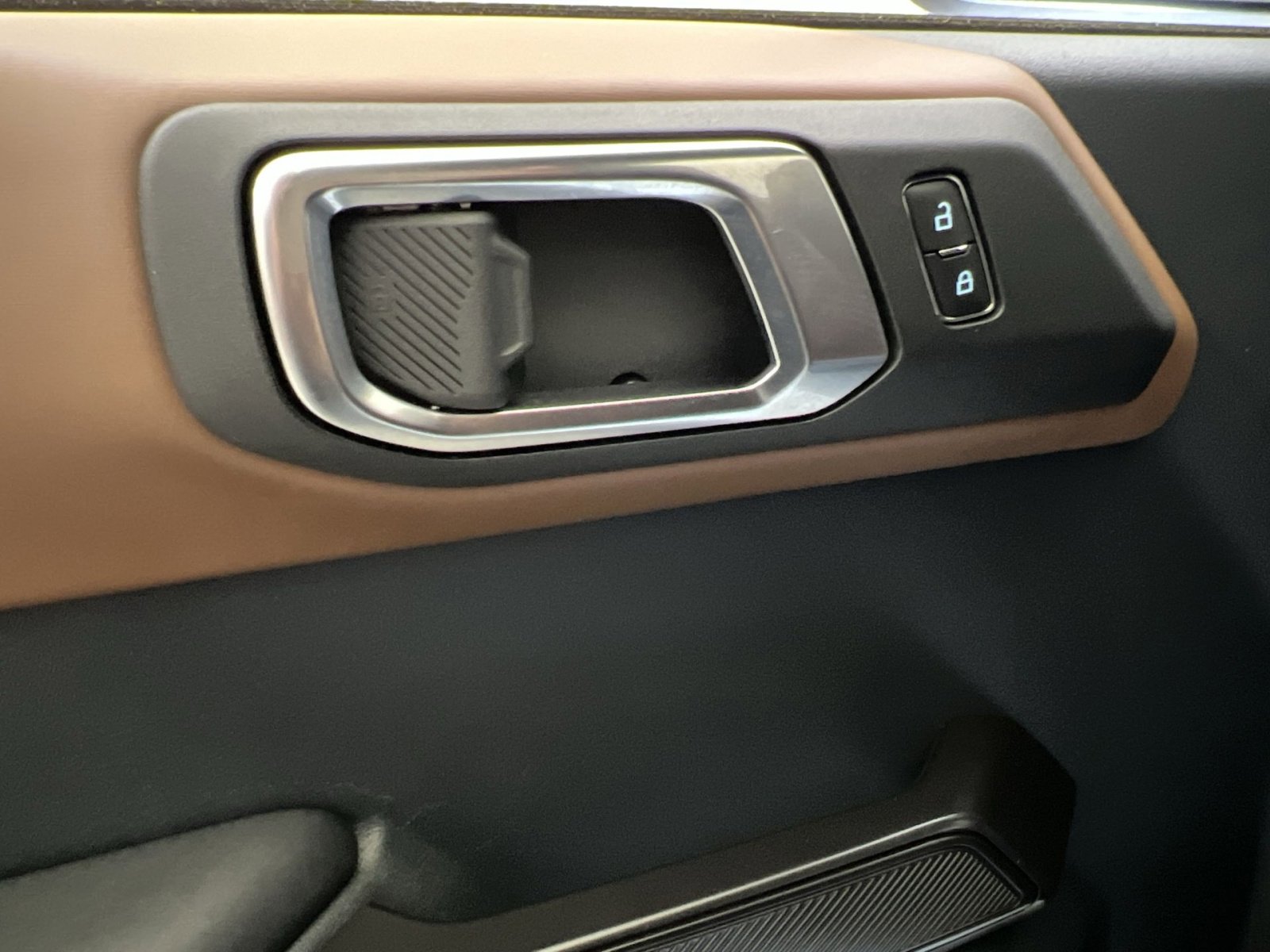 Used 2024 Ford Bronco Outer Banks image 19