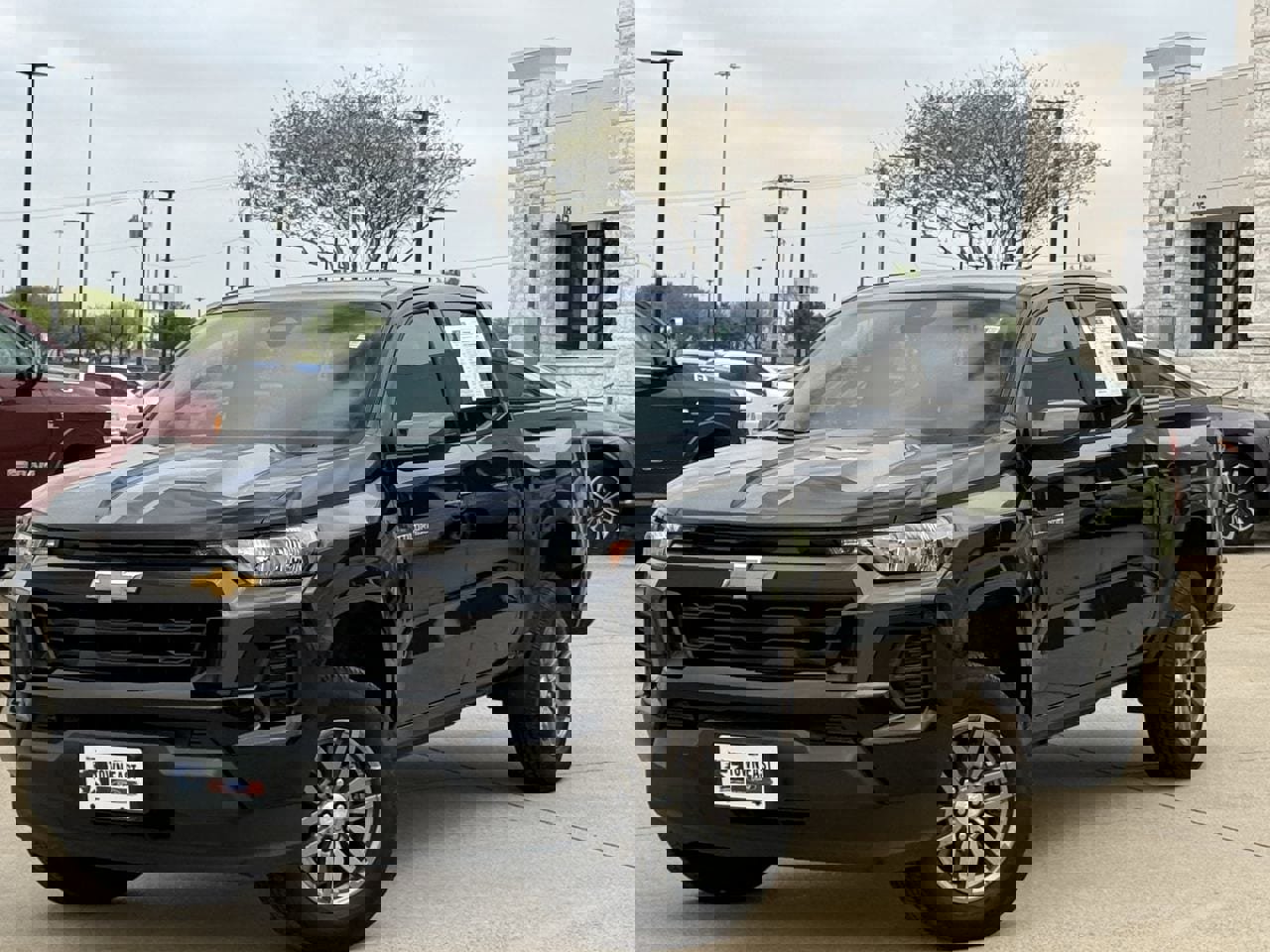 Used 2023 Chevrolet Colorado LT image 2