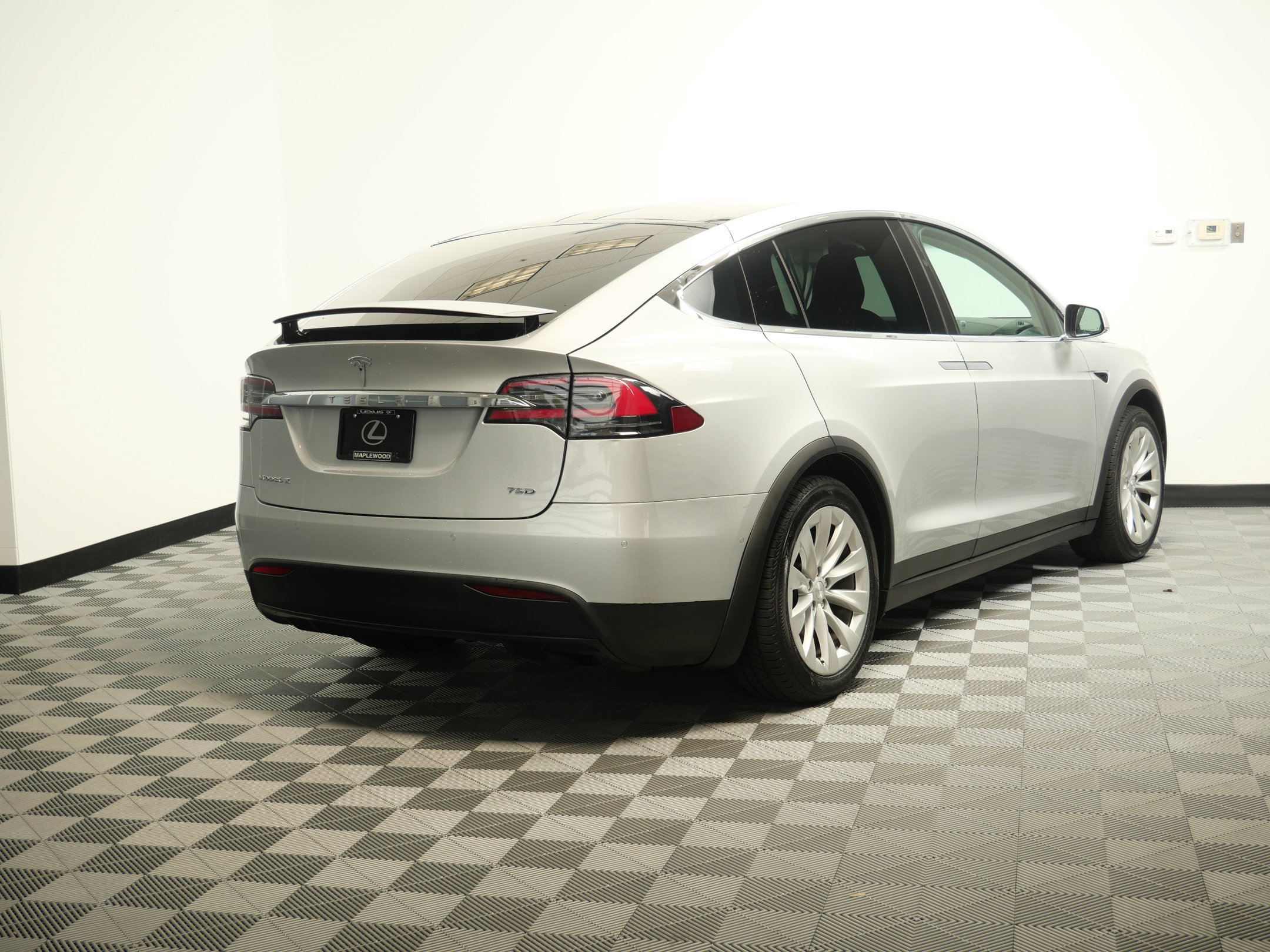 Used 2016 Tesla Model X 75D AWD/4WD image 8