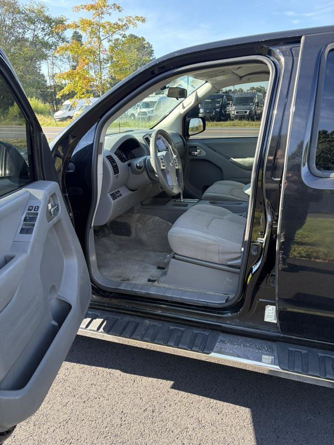 Used 2018 Nissan Frontier SV AWD/4WD image 13