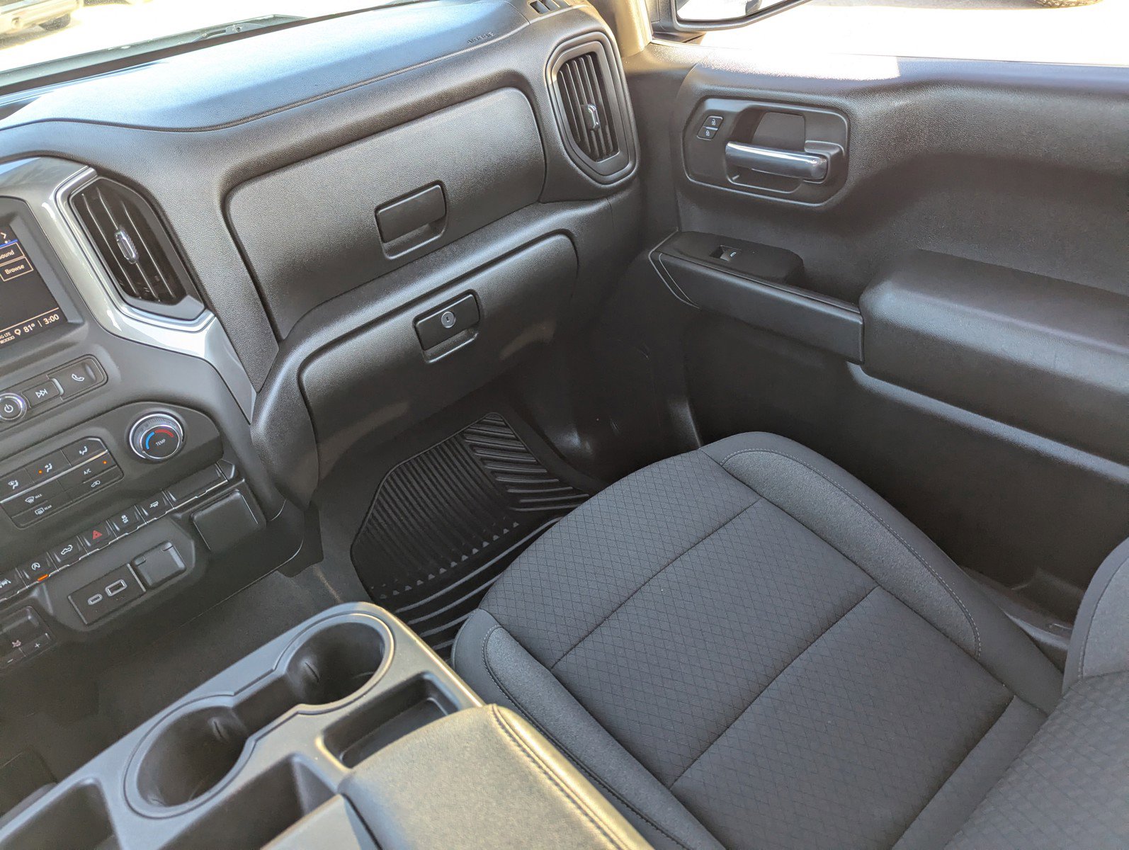 Certified 2024 Chevrolet Silverado 1500 Custom w/ LPO, Dark Essentials Package image 17