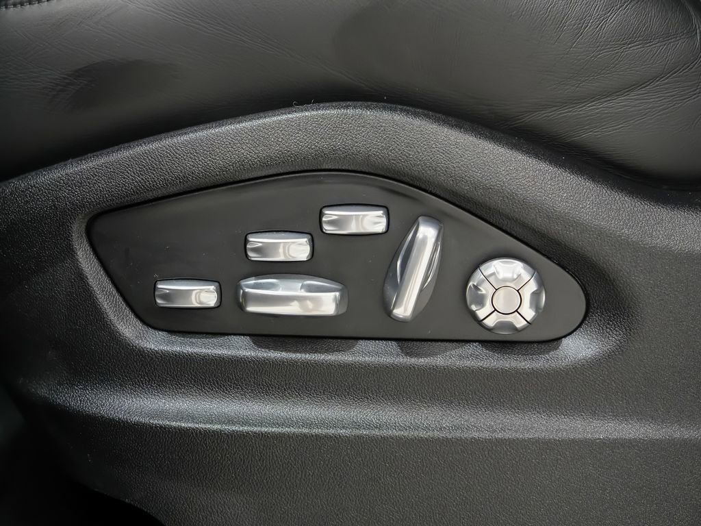 Certified 2020 Porsche Cayenne Turbo AWD/4WD image 24