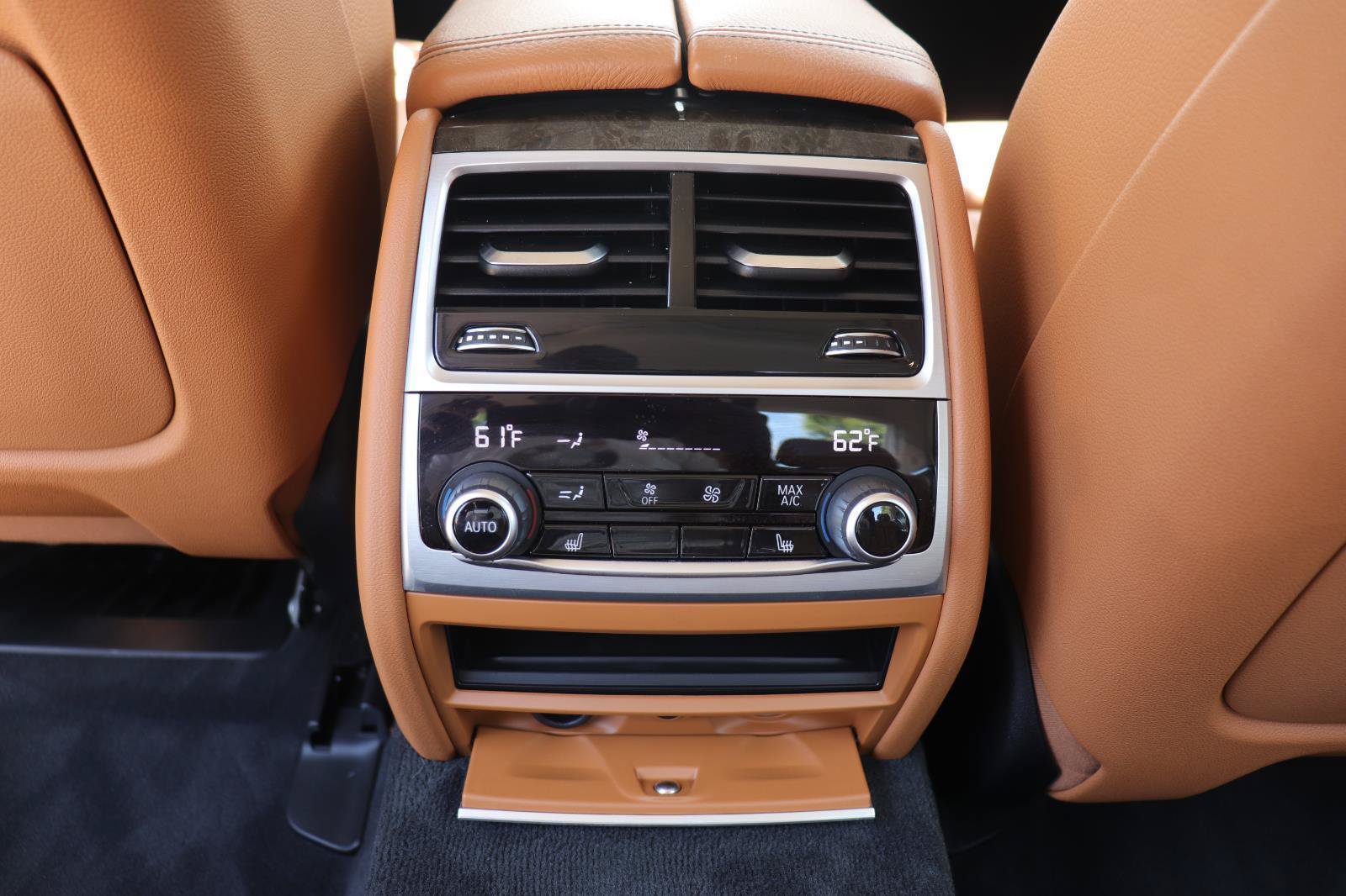 Used 2018 BMW 750i RWD image 19