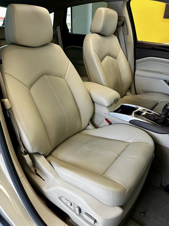 Used 2011 Cadillac SRX Luxury FWD image 16