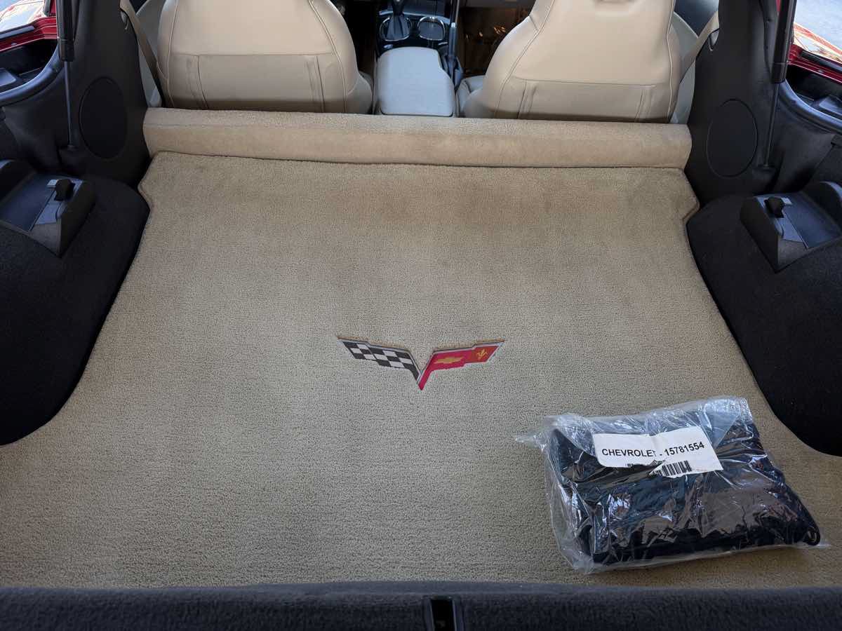 Used 2008 Chevrolet Corvette Coupe w/ Z51 Performance Package RWD image 22