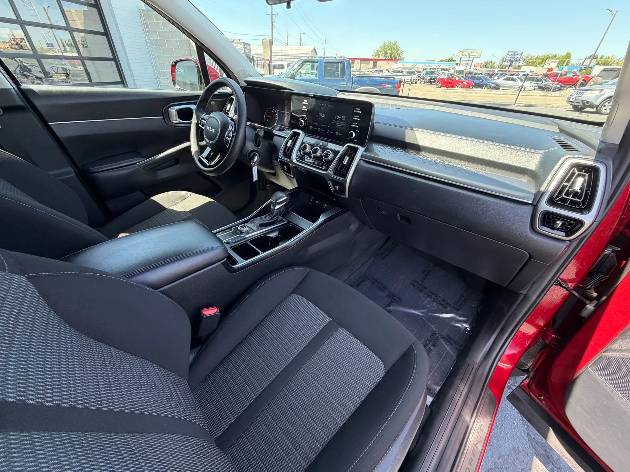 Used 2022 Kia Sorento LX AWD/4WD image 13