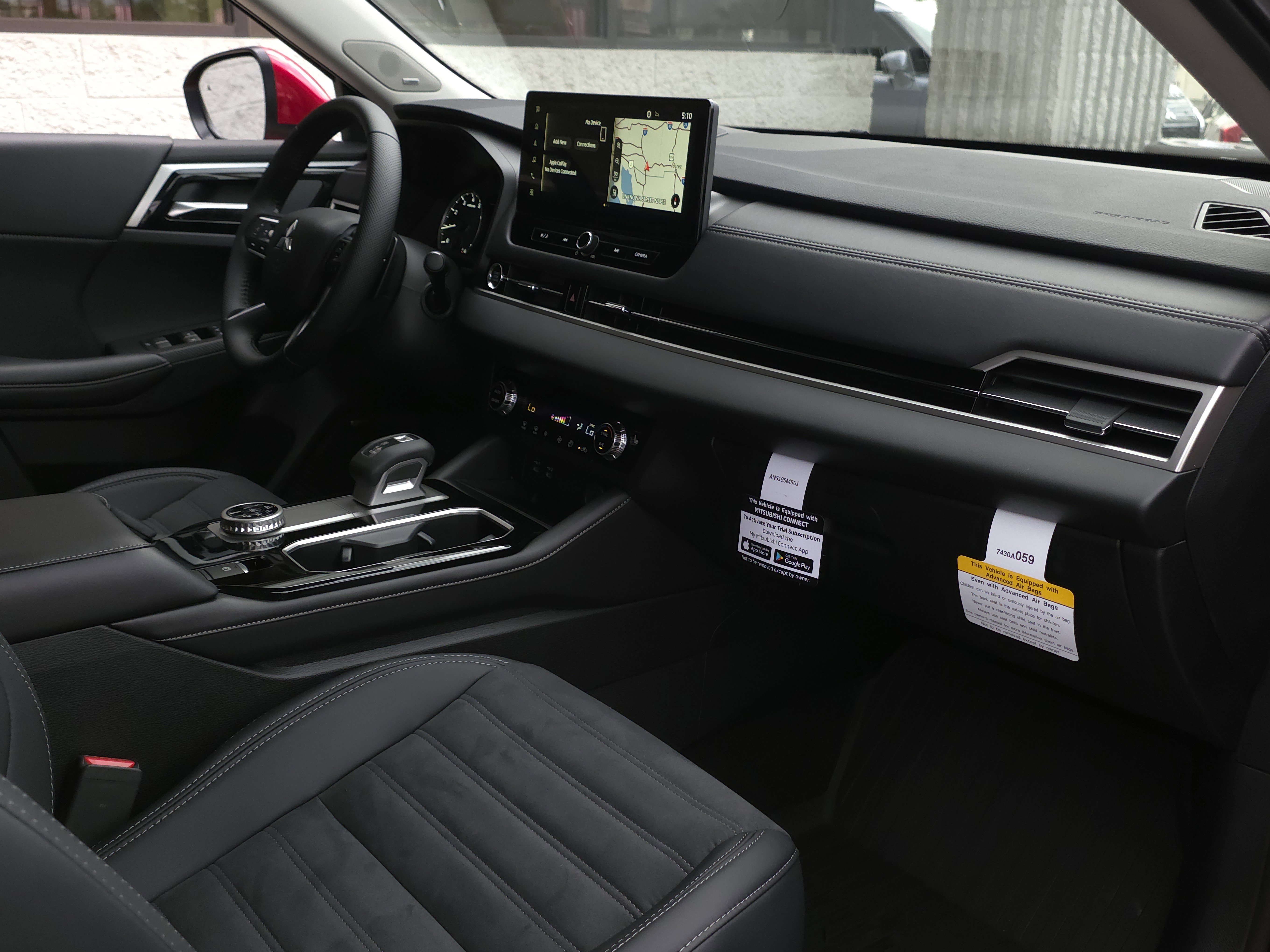 New 2025 Mitsubishi Outlander SE image 28