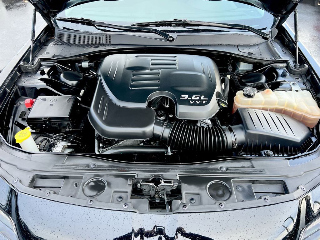 Used 2023 Chrysler 300 Touring w/ Sport Appearance Package image 24