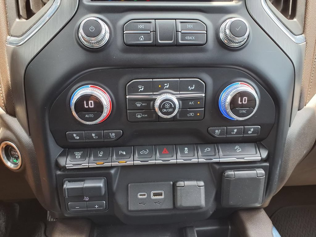 Used 2020 GMC Sierra 2500 Denali w/ Denali Ultimate Package AWD/4WD image 27