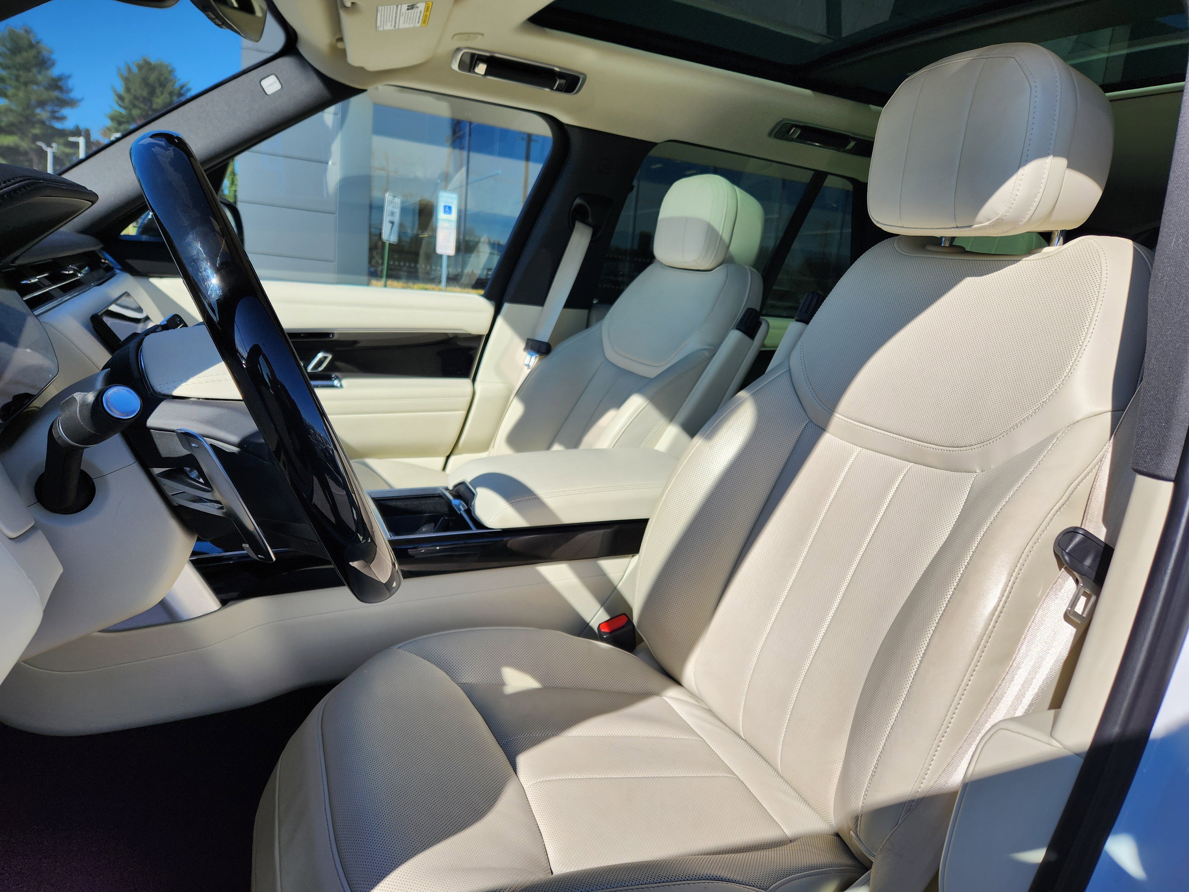 Certified 2023 Land Rover Range Rover SE AWD/4WD image 10
