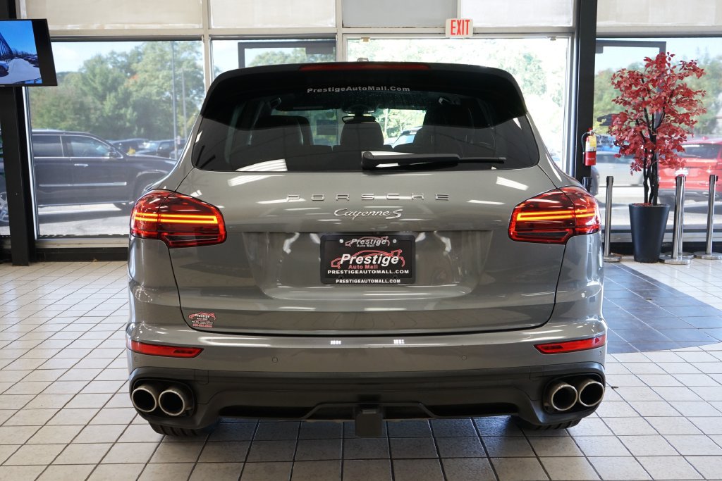 Used 2017 Porsche Cayenne S AWD/4WD image 18