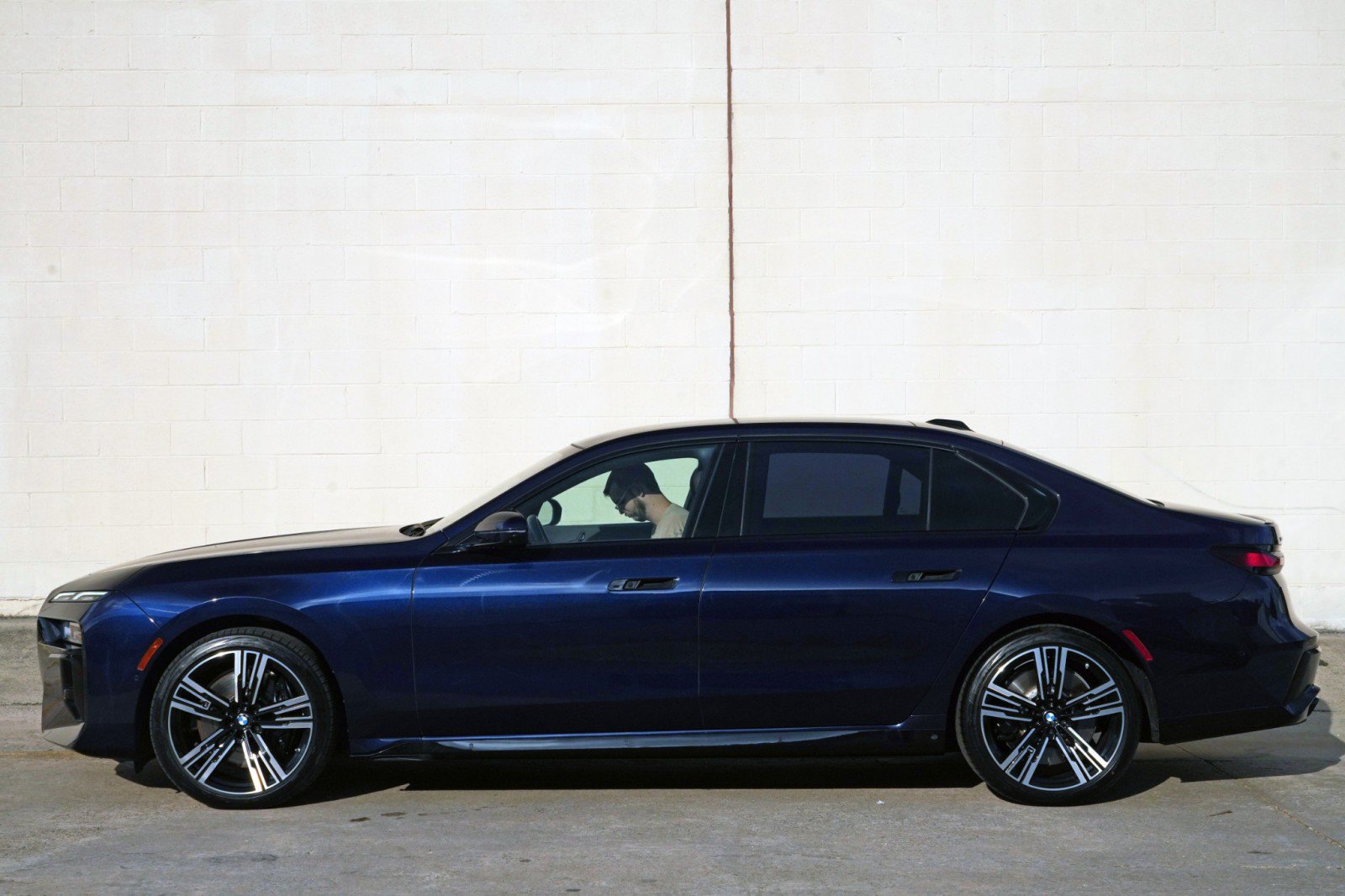 Used 2023 BMW 760i xDrive AWD/4WD image 53