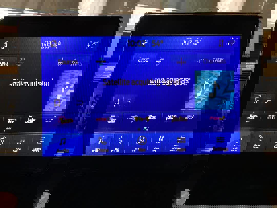 Used 2020 Ford Explorer XLT w/ Equipment Group 202A AWD/4WD image 19