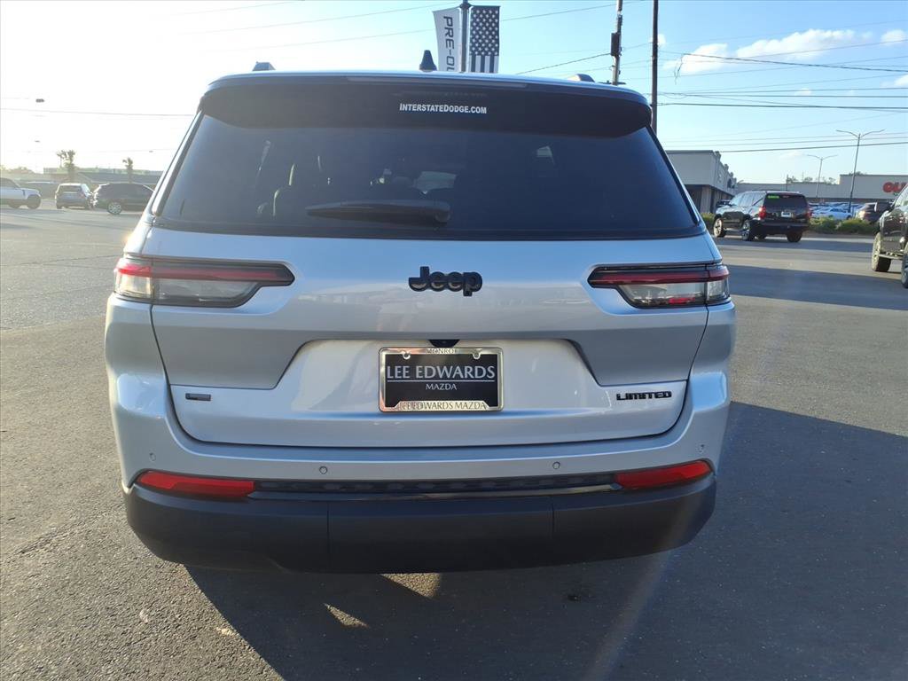 Used 2023 Jeep Grand Cherokee L Limited w/ Black Appearance Package image 3