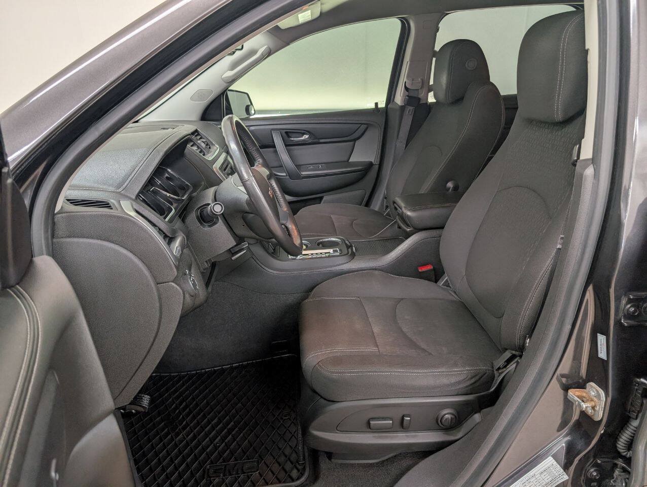 Used 2015 GMC Acadia SLE FWD image 7