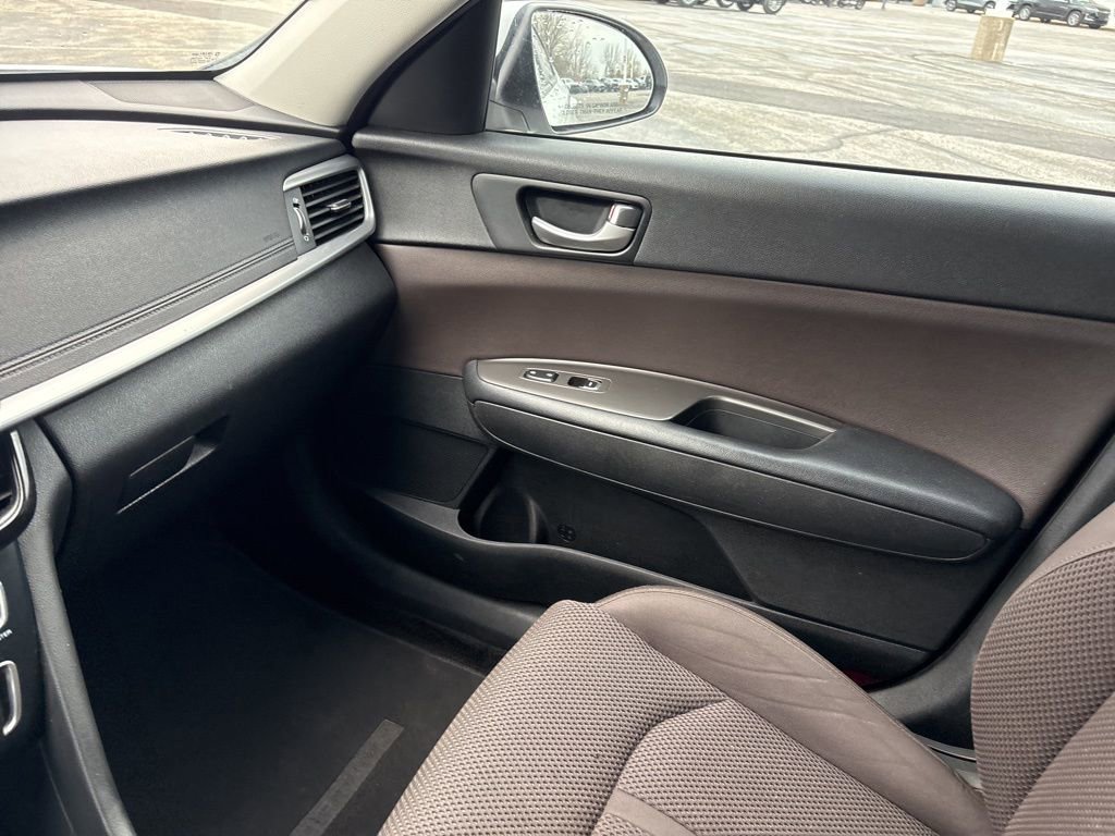 Used 2020 Kia Optima LX image 28