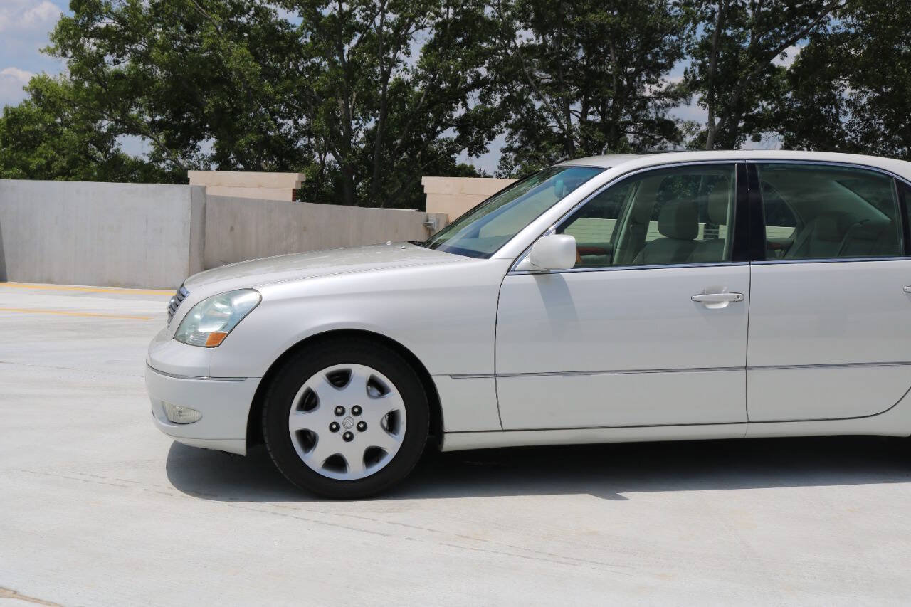 Used 2001 Lexus LS 430 RWD image 20