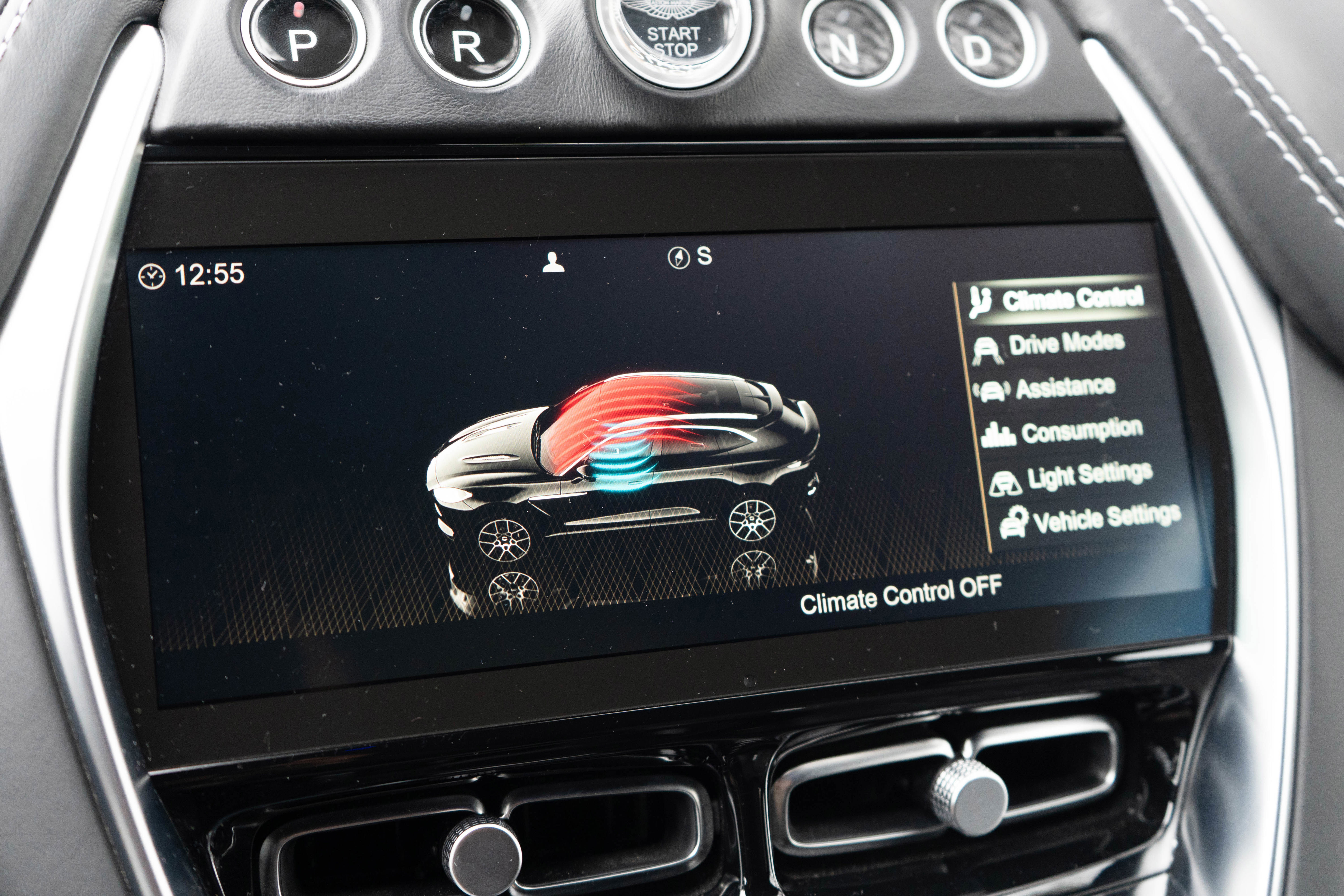 Used 2021 Aston Martin DBX image 22