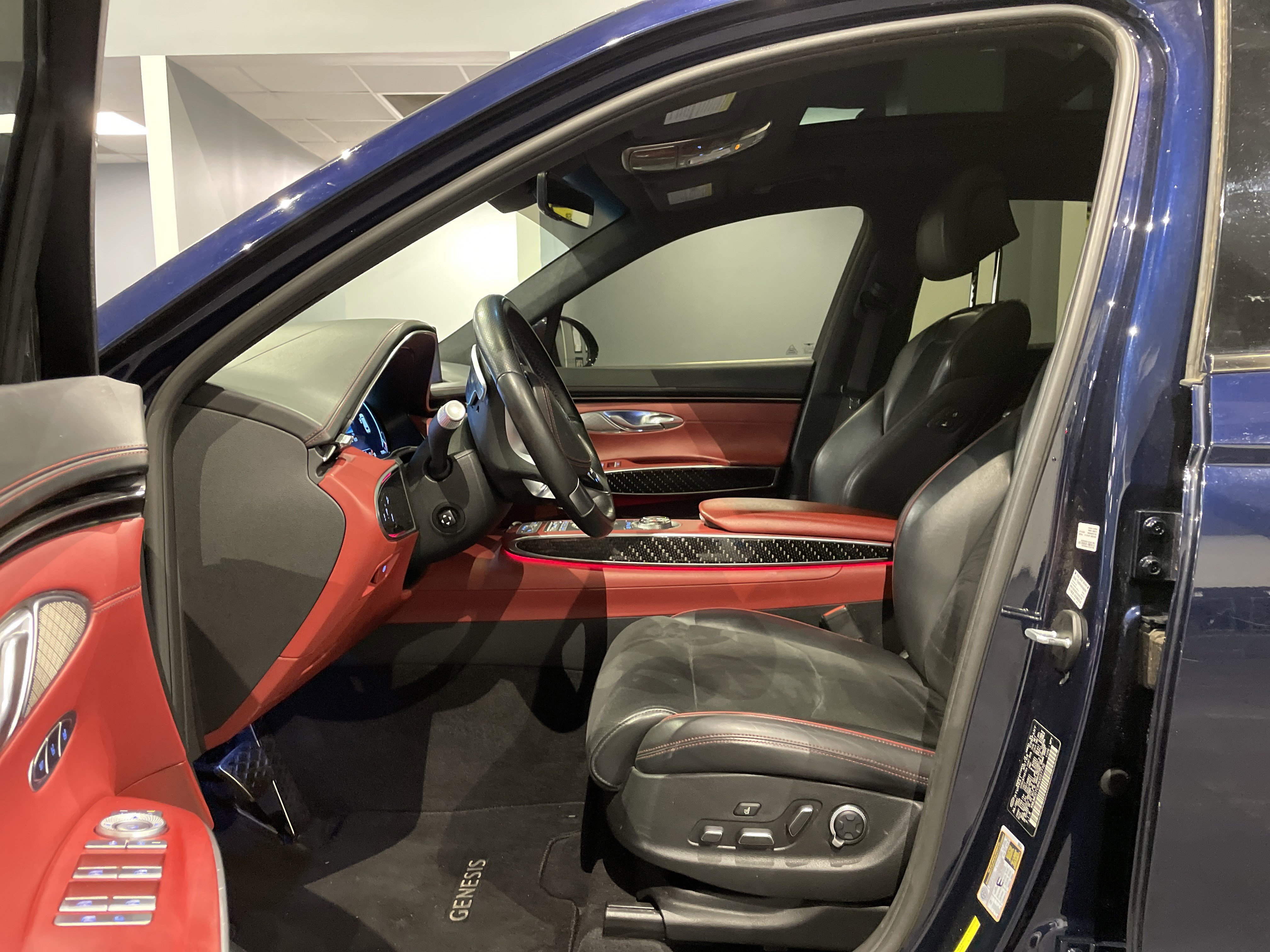 Used 2022 Genesis GV70 3.5T Sport w/ Sport Prestige Package image 18