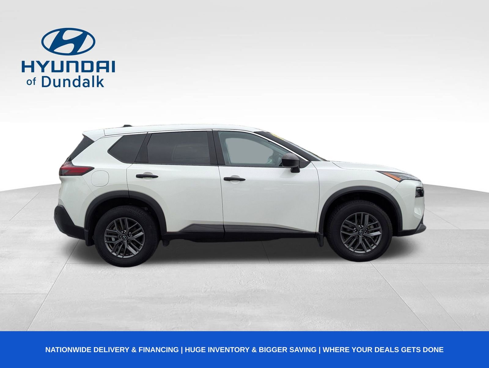 Used 2023 Nissan Rogue S image 10