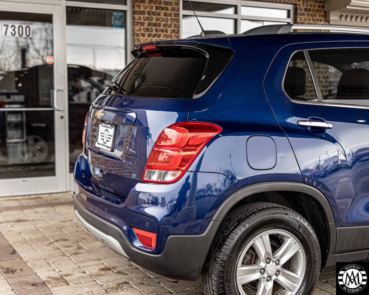 Used 2017 Chevrolet Trax LT w/ Sun & Sound Package image 28