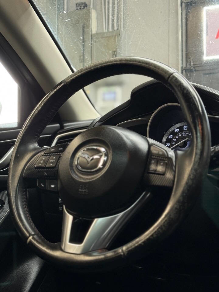 Used 2015 MAZDA MAZDA3 i Touring w/ Technology Package image 19