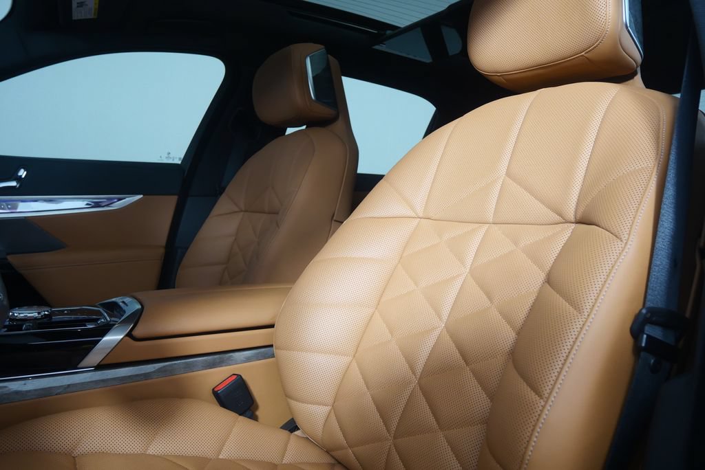 Used 2025 BMW 740i RWD image 10