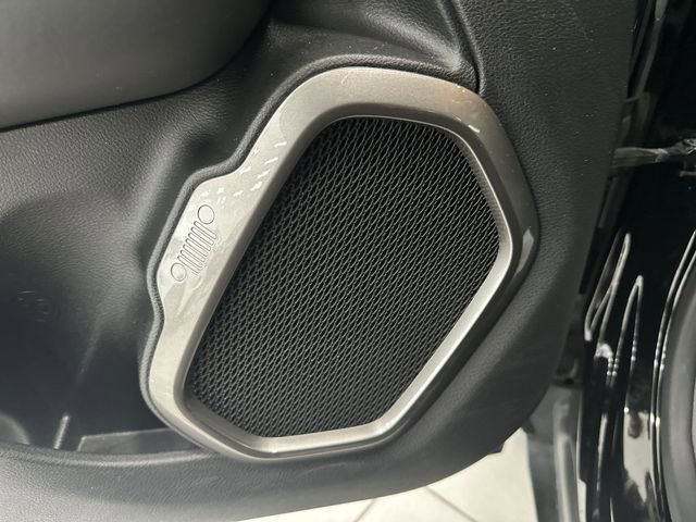 Used 2020 Jeep Renegade Limited w/ LED Lighting Group image 25