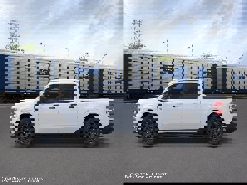 New 2025 Ford Maverick XLT image 4