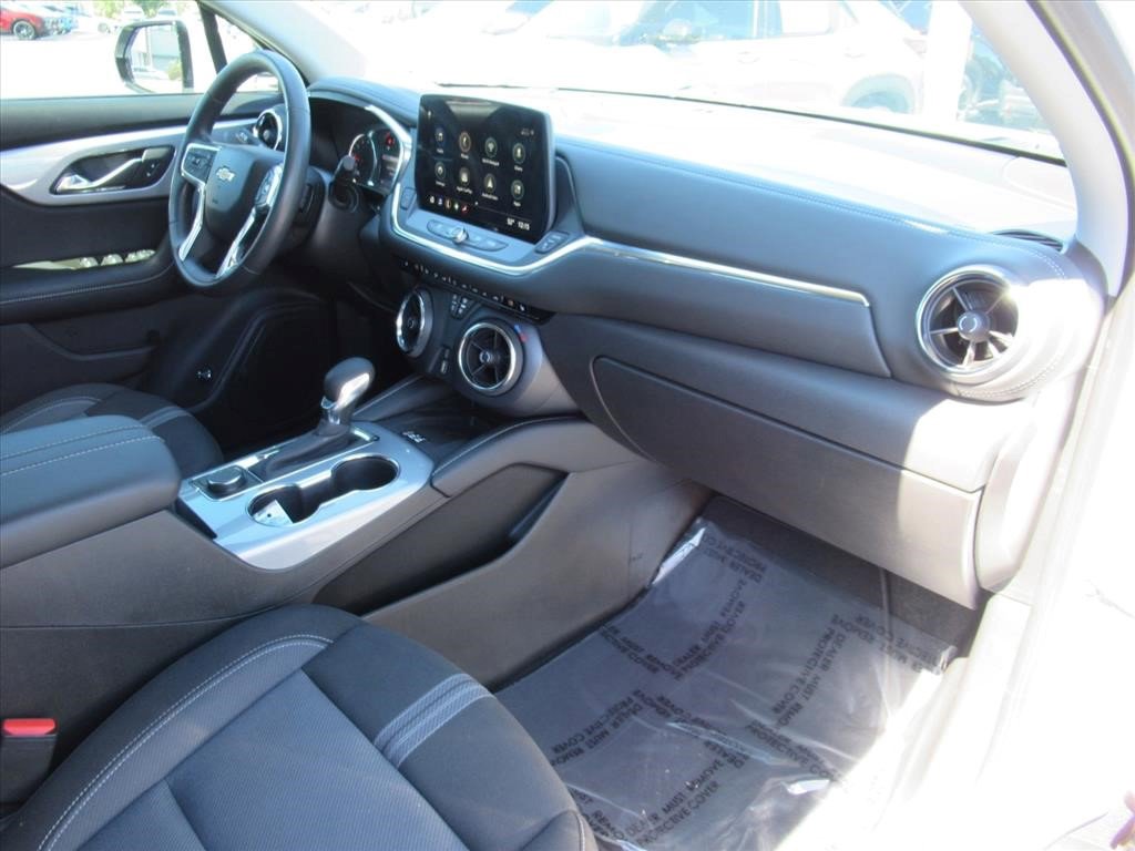 Certified 2024 Chevrolet Blazer LT w/ Convenience Package image 9