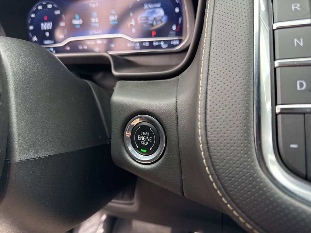 Used 2023 Chevrolet Suburban Premier image 25