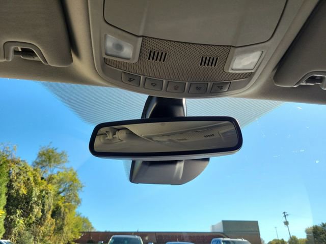 Used 2020 Ford Fusion SE image 12