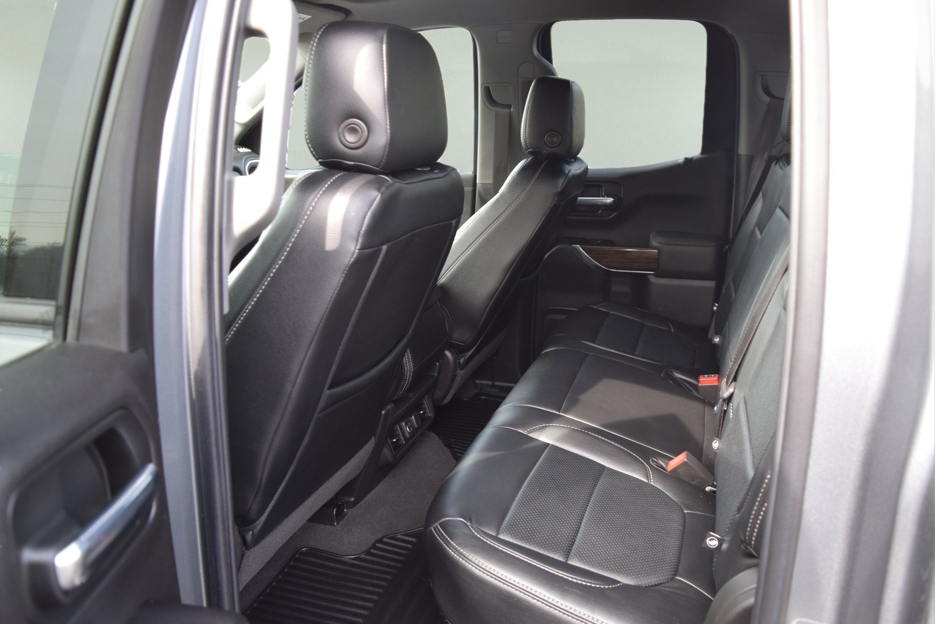 Used 2022 GMC Sierra 1500 Elevation w/ Driver Alert Package I AWD/4WD image 9