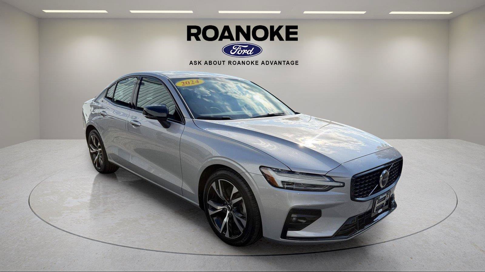 Used 2024 Volvo S60 B5 Core FWD image 14
