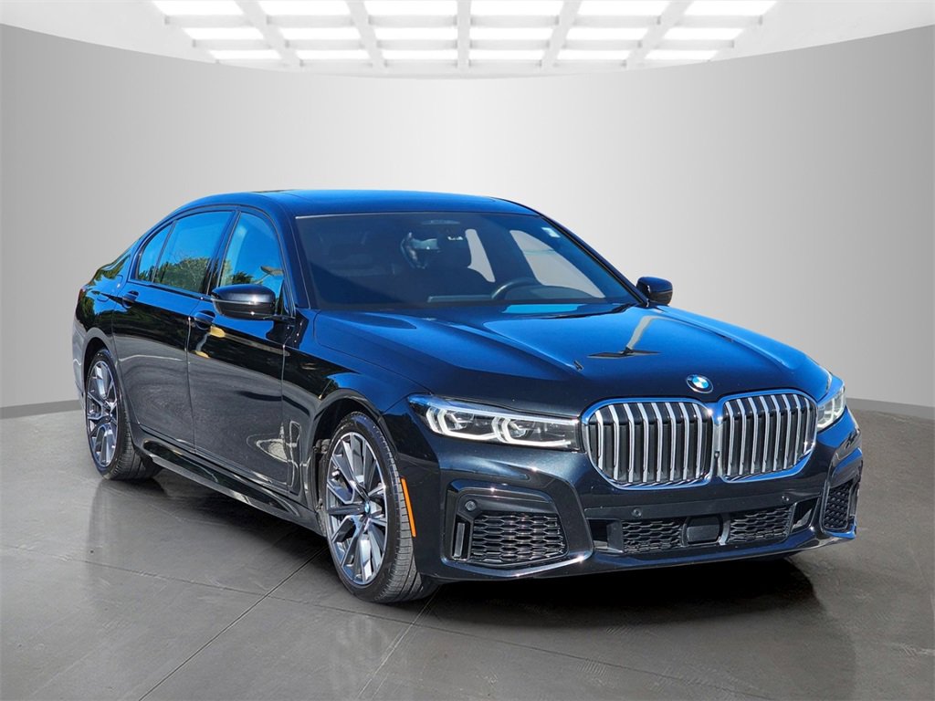 Used 2022 BMW 740i w/ M Sport Package image 8