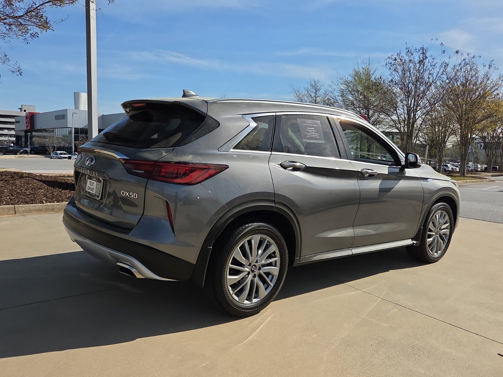 Certified 2023 INFINITI QX50 Luxe image 6