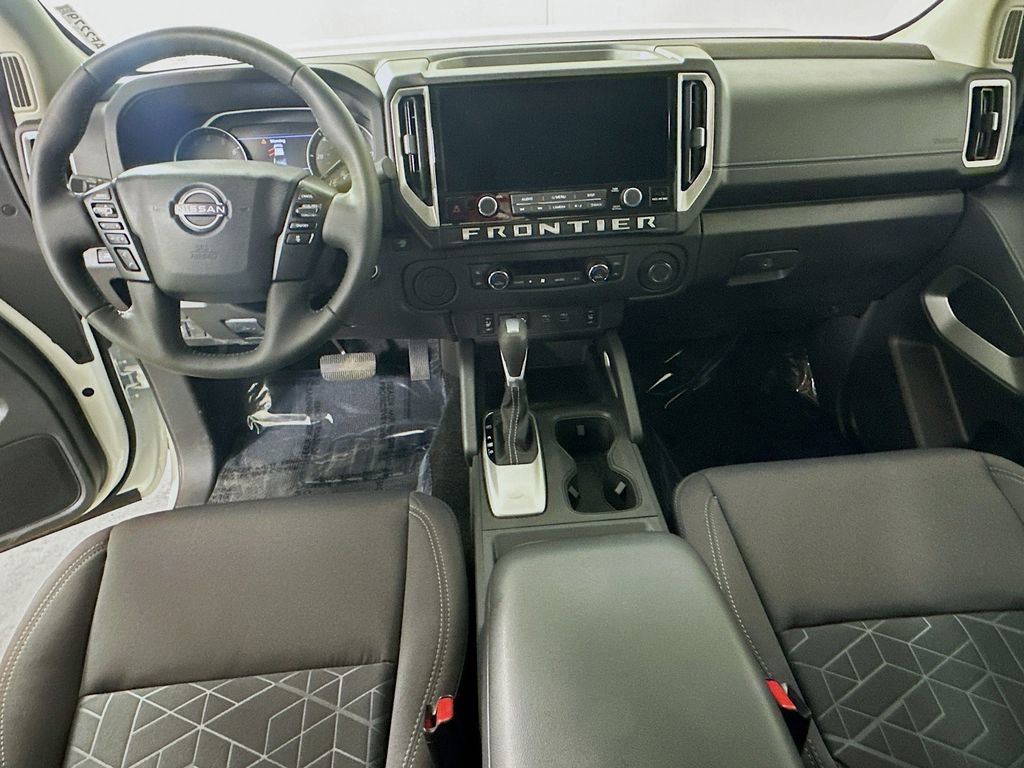 Used 2025 Nissan Frontier SV w/ SV Convenience Package image 16