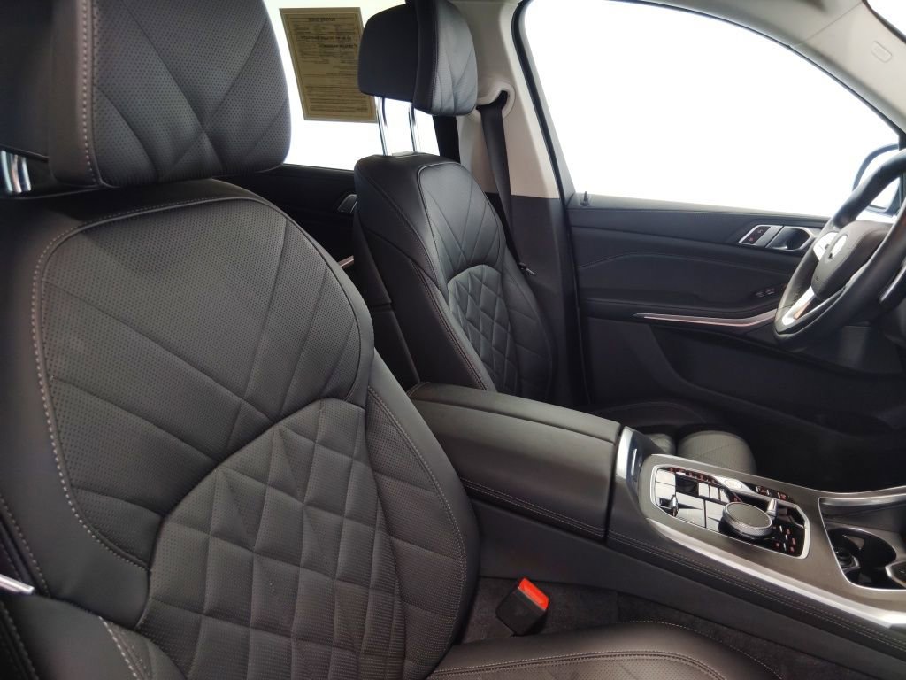 Used 2023 BMW X7 xDrive40i w/ Premium Package image 52