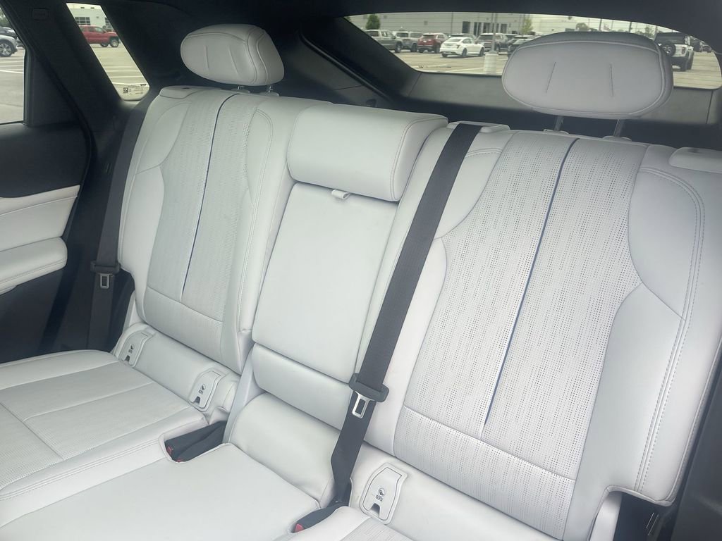 Used 2024 Cadillac Lyriq Luxury AWD/4WD image 28