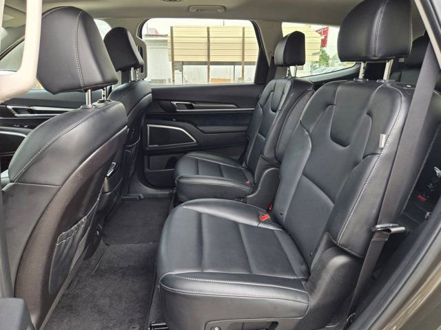 Used 2025 Kia Telluride S image 26