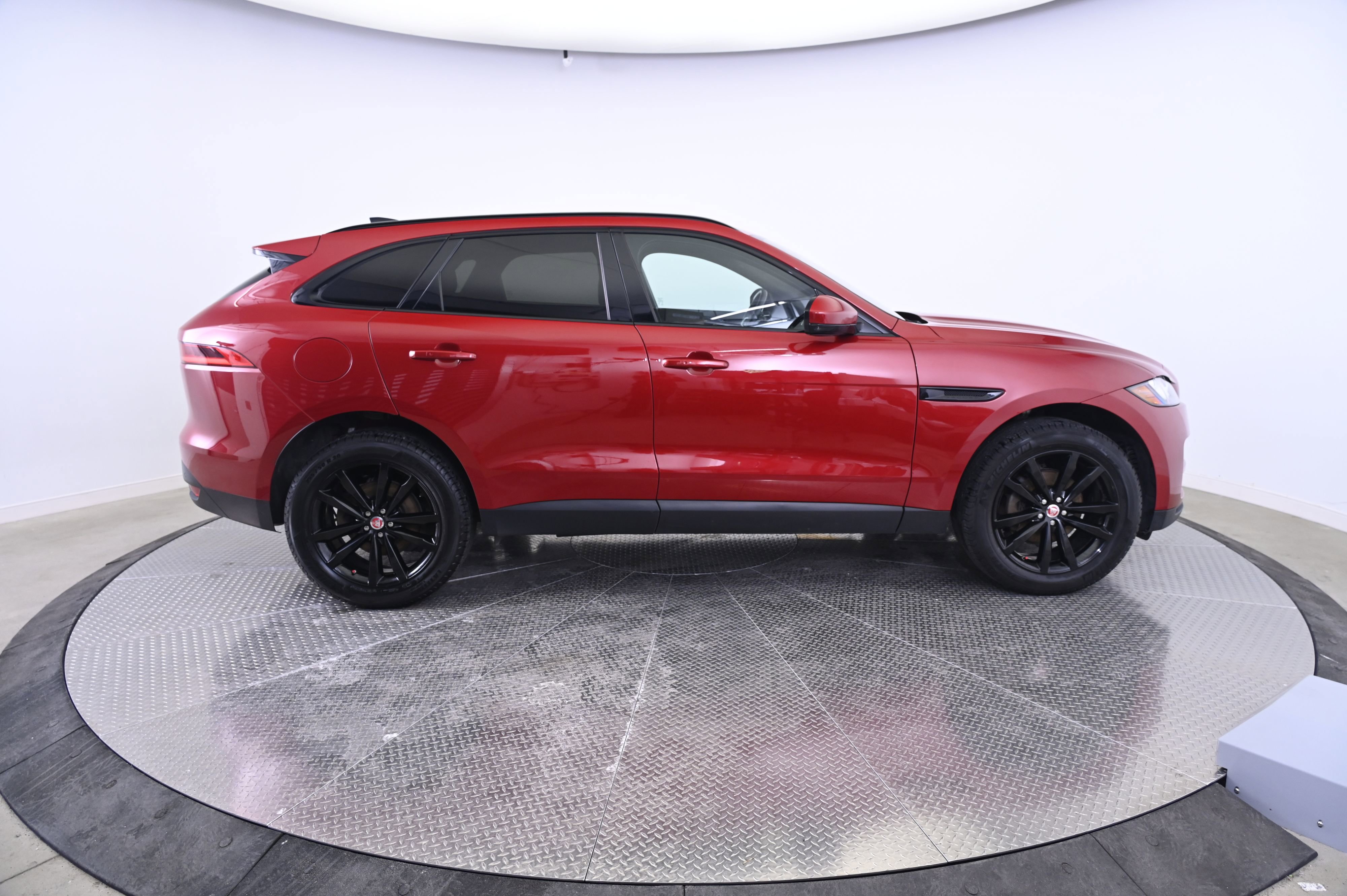 Used 2020 Jaguar F-PACE Prestige image 8