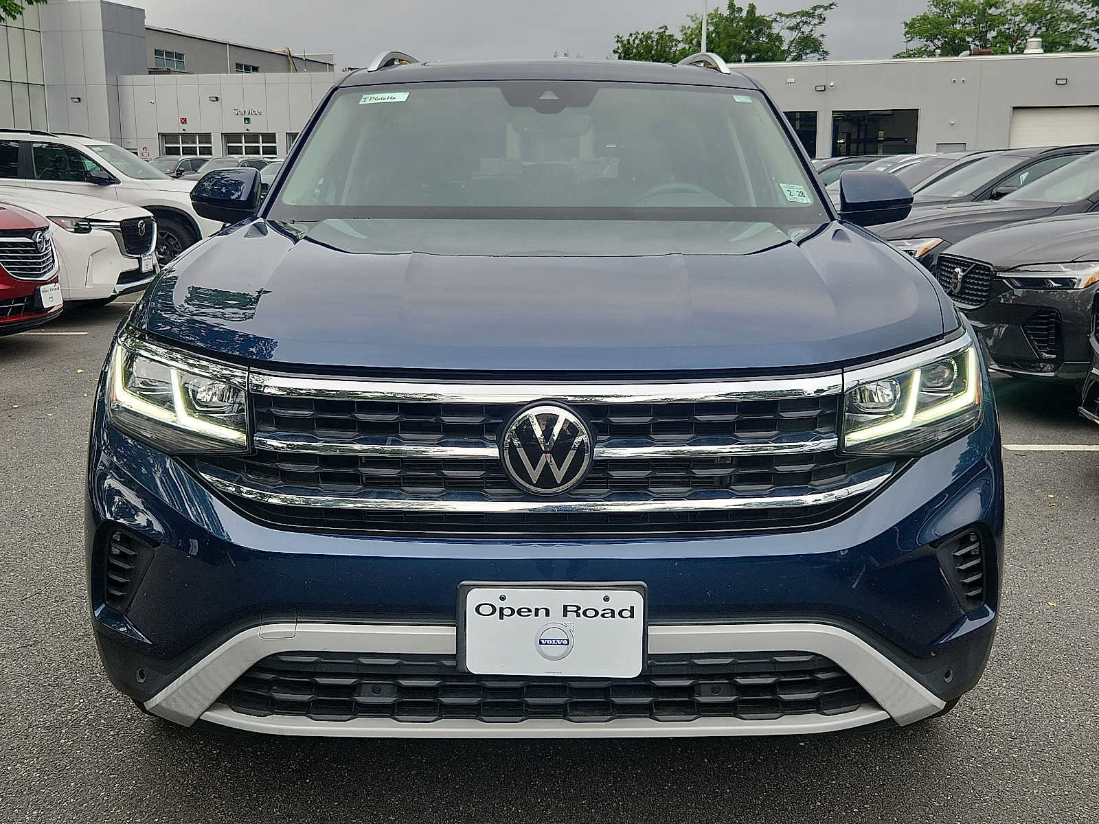 Used 2023 Volkswagen Atlas SEL AWD/4WD image 2
