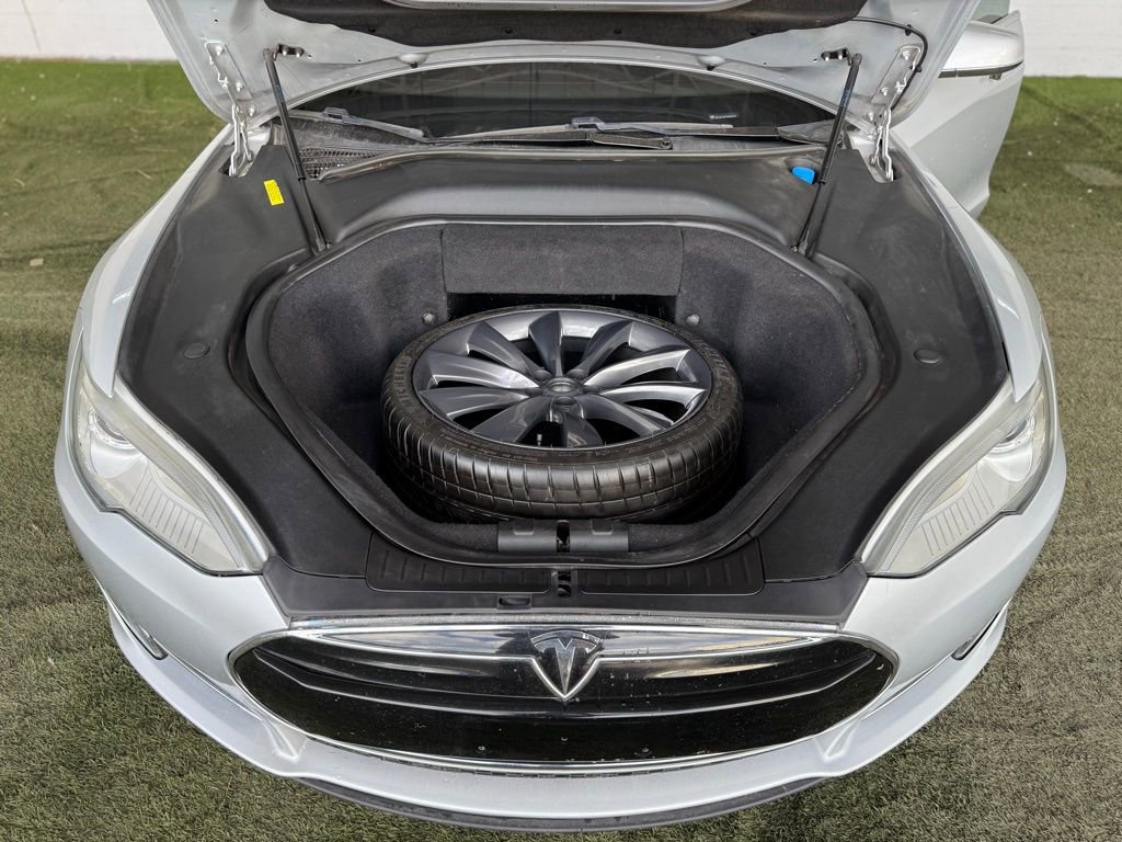 Used 2012 Tesla Model S Signature Performance image 10