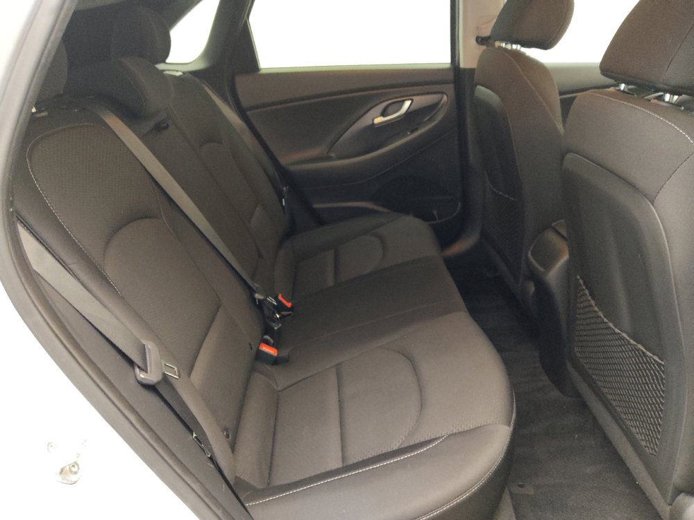 Used 2018 Hyundai Elantra GT FWD image 19