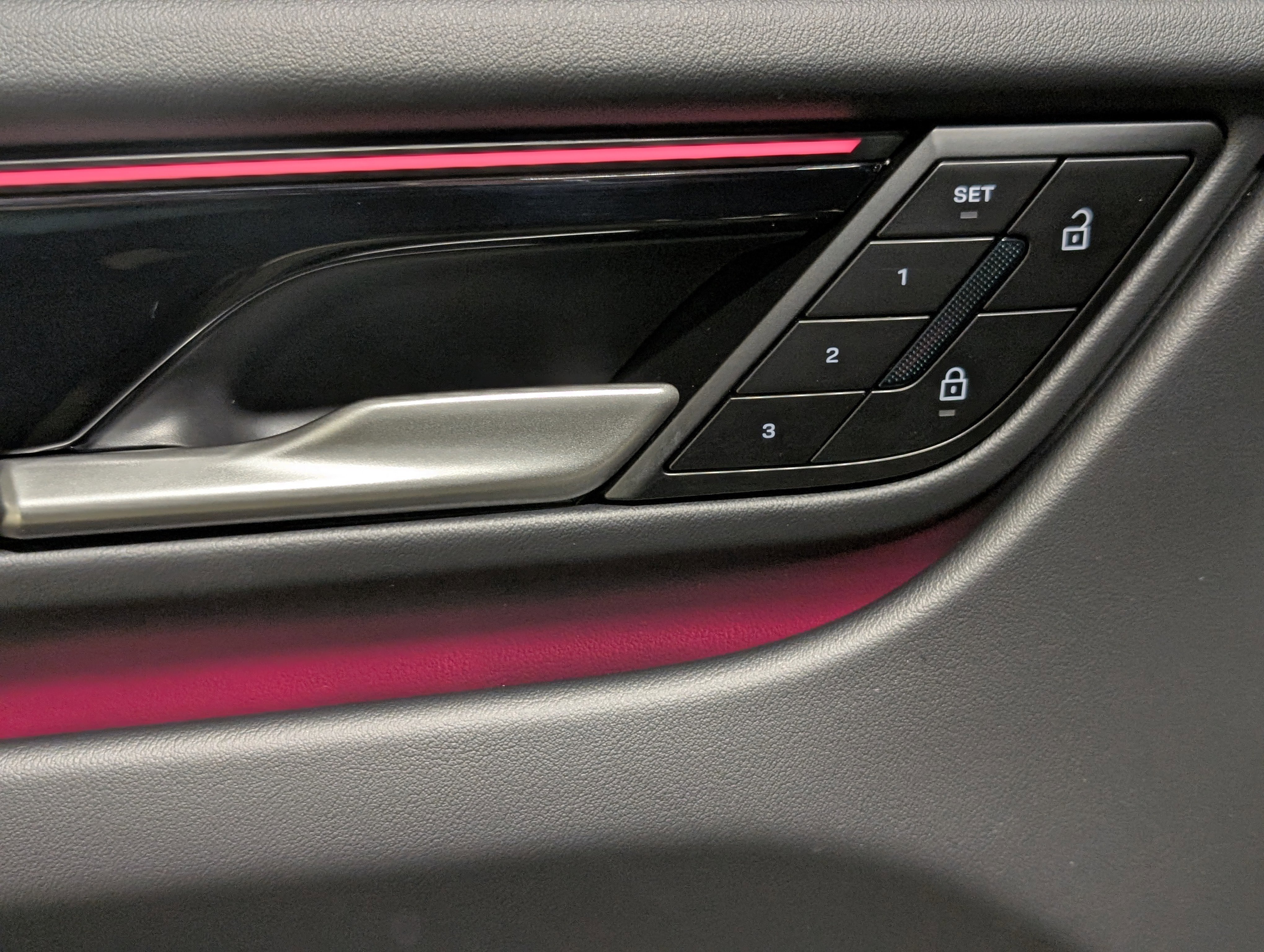 Certified 2025 Porsche Macan Electric image 21