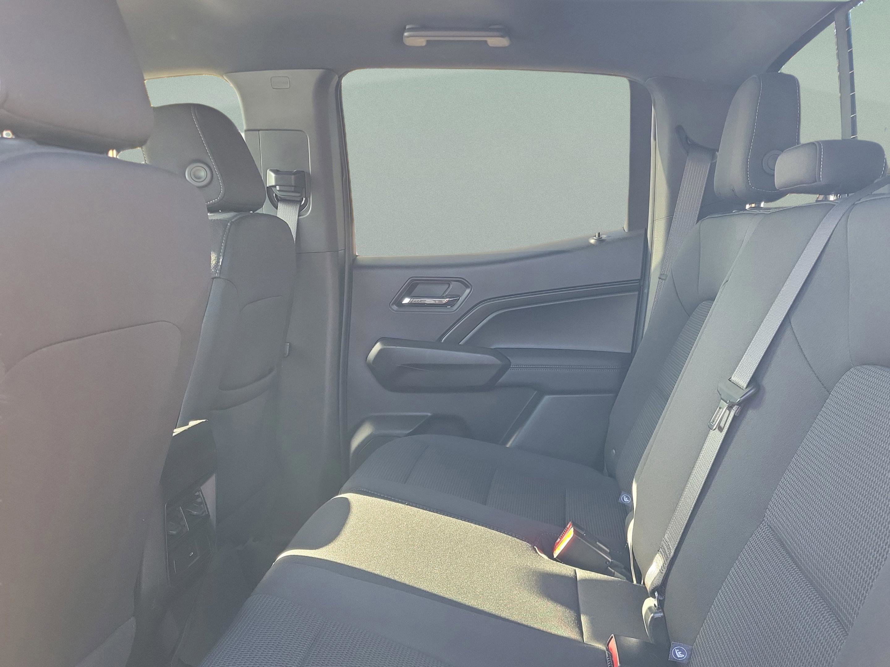 Used 2024 Chevrolet Colorado LT w/ LT Convenience Package image 11