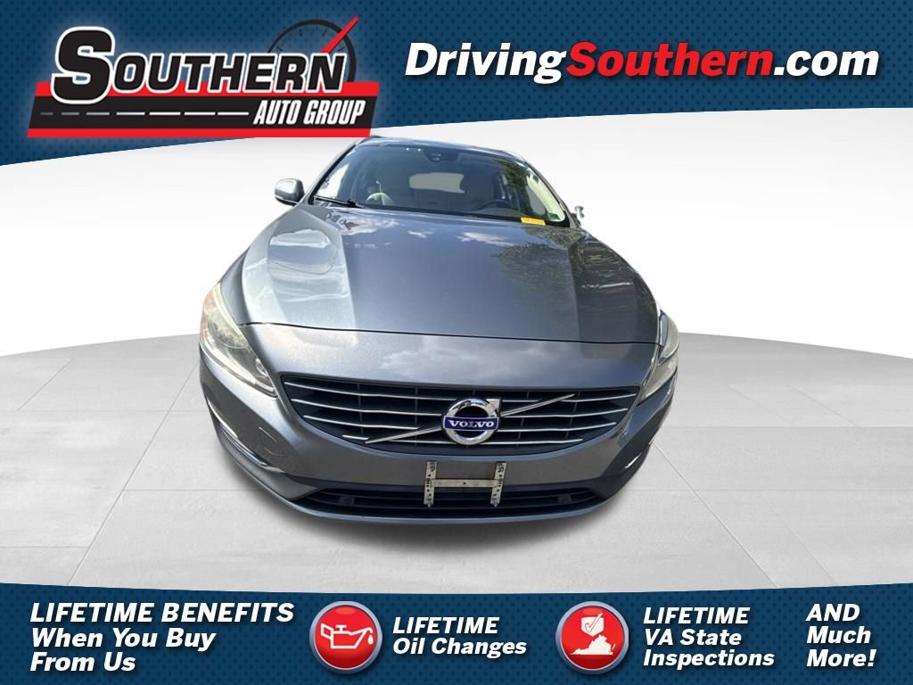 Used 2017 Volvo V60 T5 Premier FWD image 1