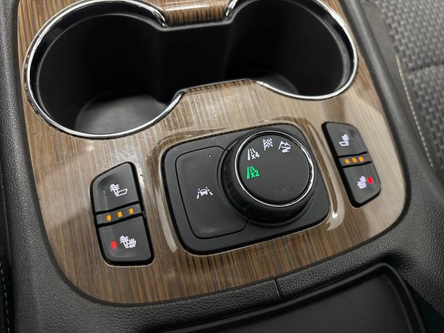 Used 2023 GMC Acadia SLE w/ Driver Convenience Package image 44