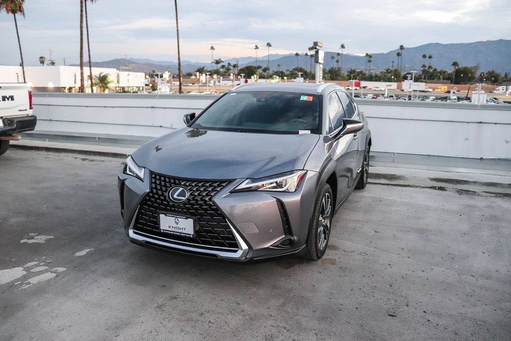 Used 2020 Lexus UX 250h w/ Premium Package AWD/4WD image 4